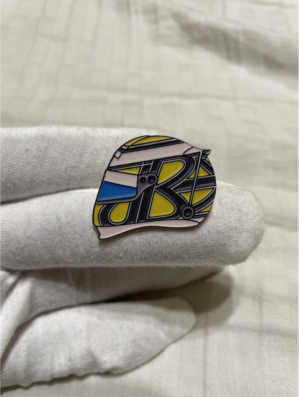 Jenson Button 2009 helmet enamel pin brooch anime cartoon f1 formula1
